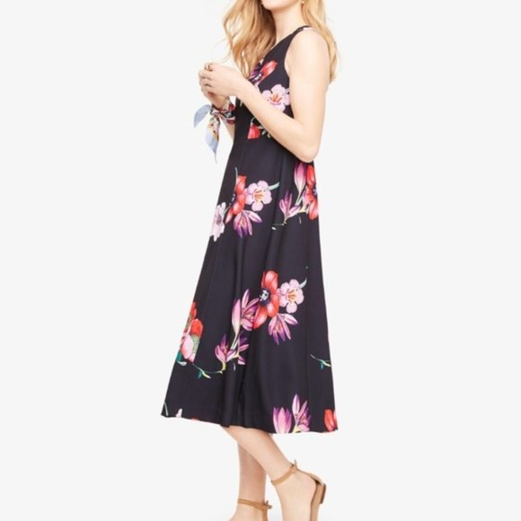 NWT AnnTaylor Black Floral Dress. SZ 4 - Picture 3 of 8